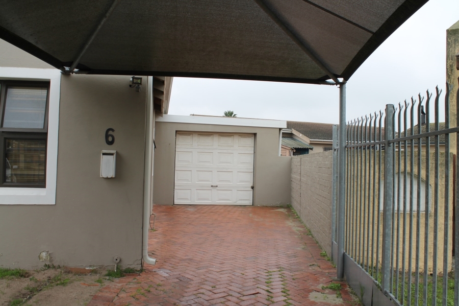 To Let 3 Bedroom Property for Rent in Highbury Western Cape